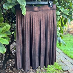 Metro wear skirt pleated copper glow shimmer. Sz M